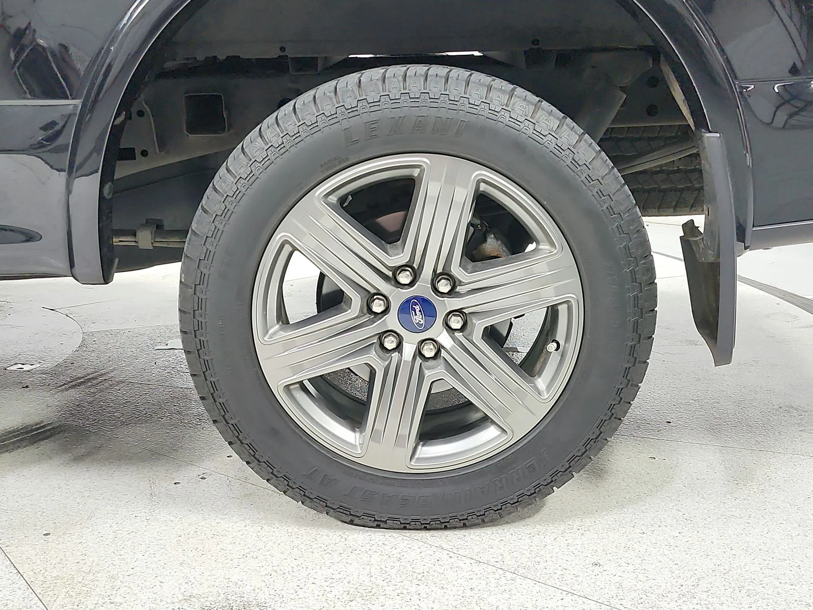 Used 2020 Black Ford XLT image 12