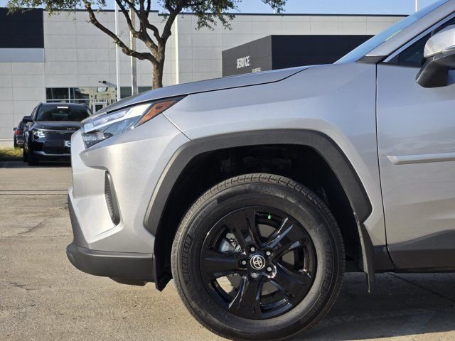 Used 2025 Silver Sky Metallic Toyota XLE image 10
