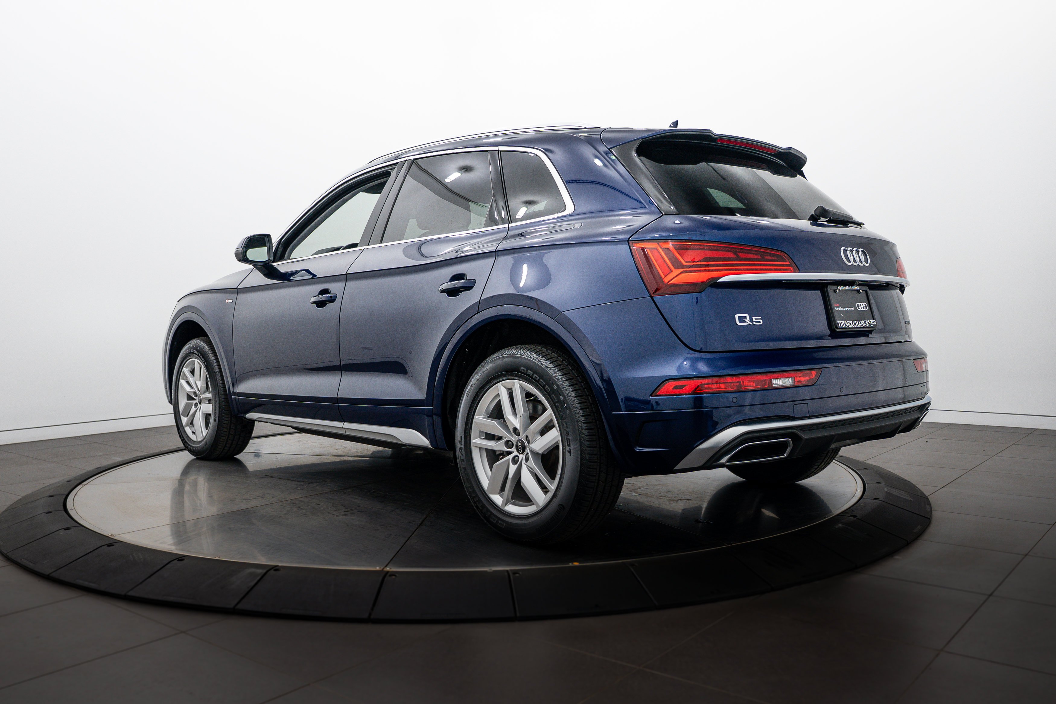 Certified Used 2023 Navarra Blue Metallic Audi S line Premium image 5