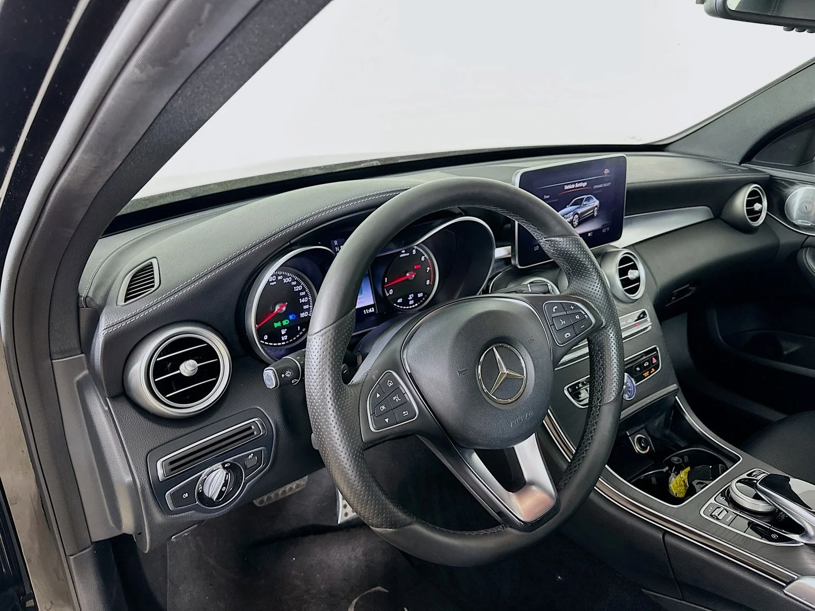 Used 2016  Mercedes-Benz  image 31