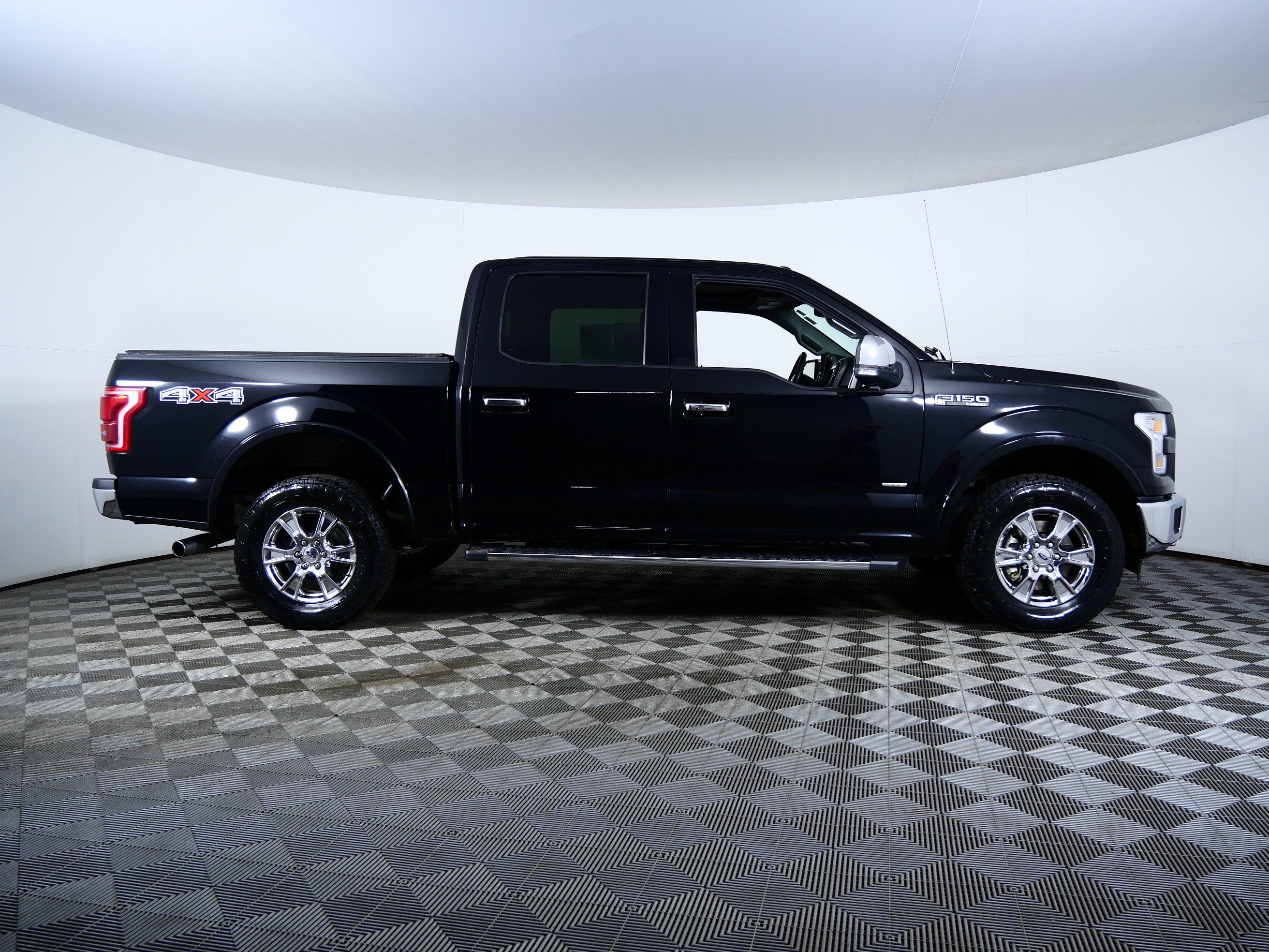 Used 2016 Shadow Black Ford Lariat image 8