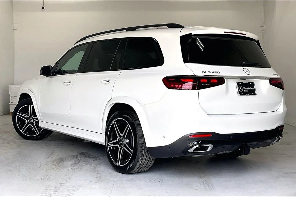 New 2026 MANUFAKTUR Moonlight White Magno Mercedes-Benz GLS 450 image 25