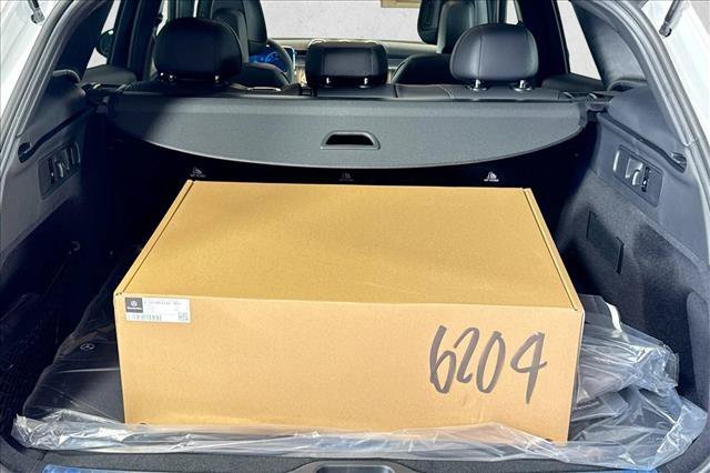 New 2026 MANUFAKTUR Moonlight White Metallic Mercedes-Benz GLC 300 image 54