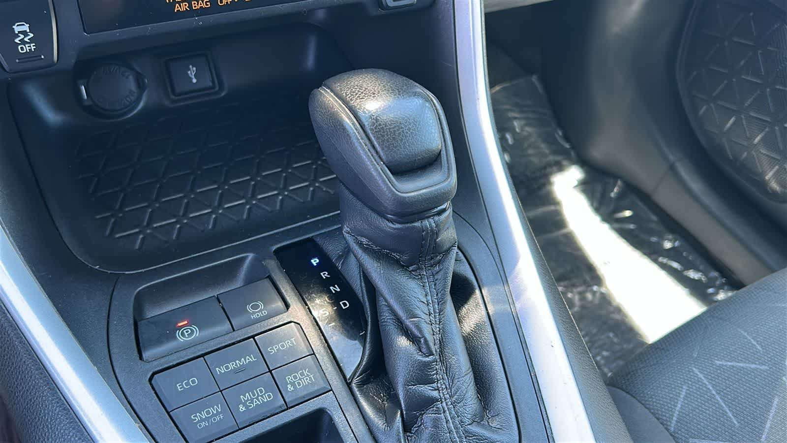 Used 2021 Silver Sky Metallic Toyota XLE image 12