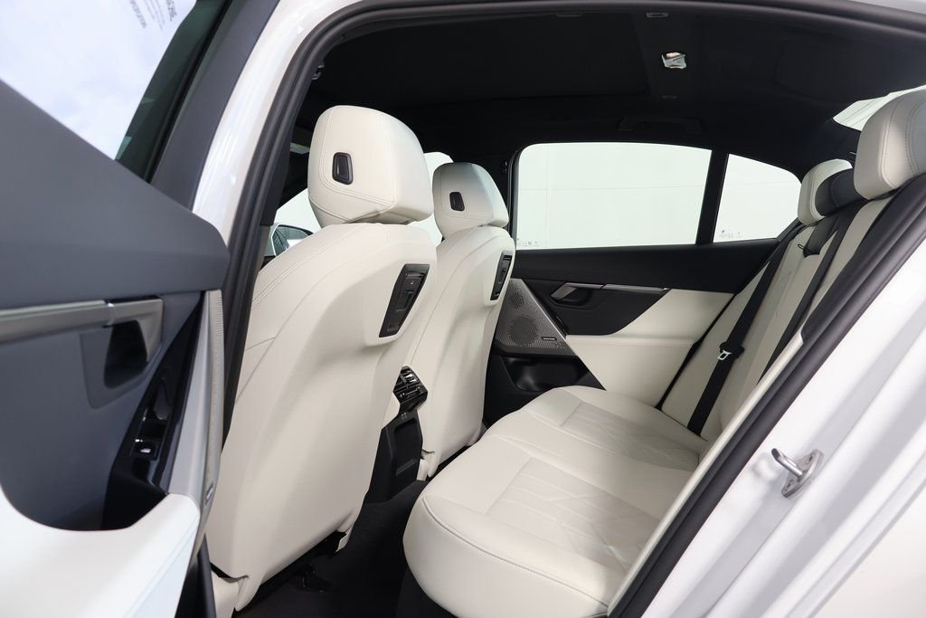 New 2027 Mineral White Metallic BMW 550e xDrive image 6