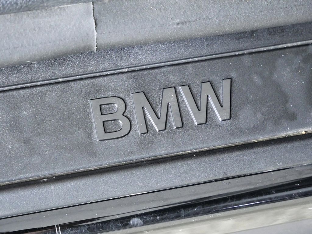 Used 2022 Black BMW xDrive30i image 23