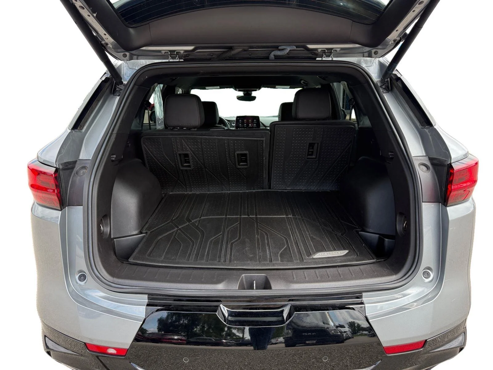 Used 2024 Sterling Gray Metallic Chevrolet RS image 18