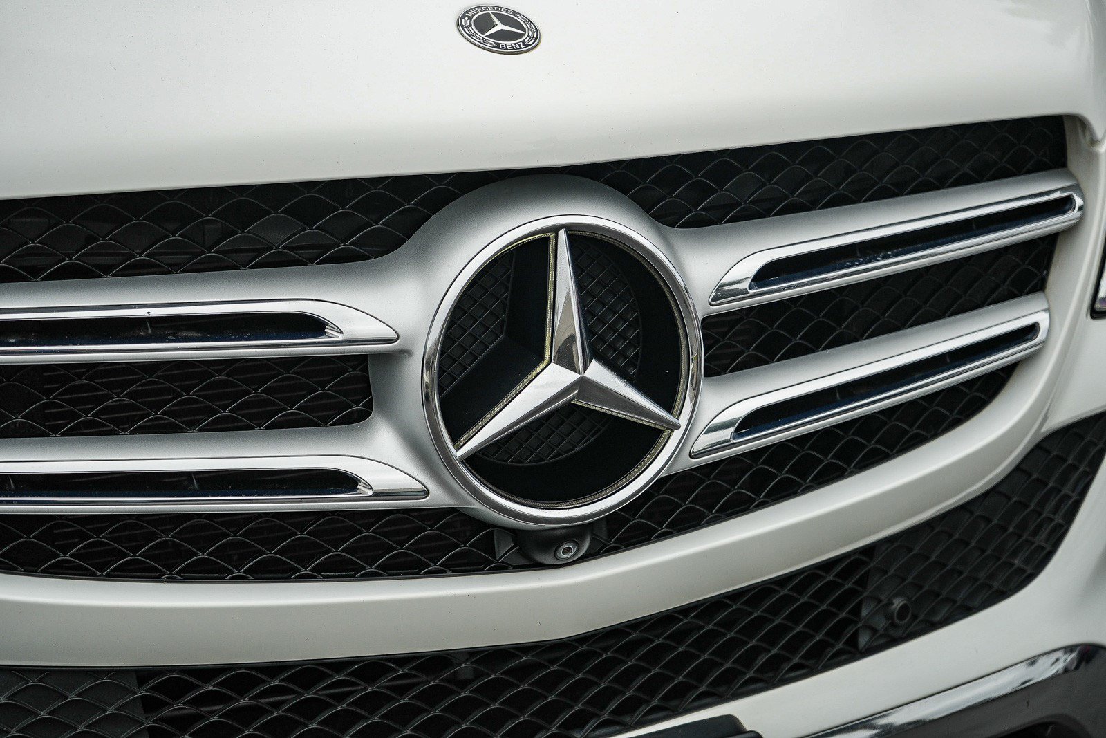 Used 2018 Polar White Mercedes-Benz 350 image 9