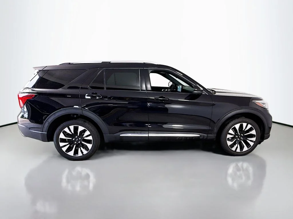 Certified Used 2025 Agate Black Metallic Ford Platinum image 13