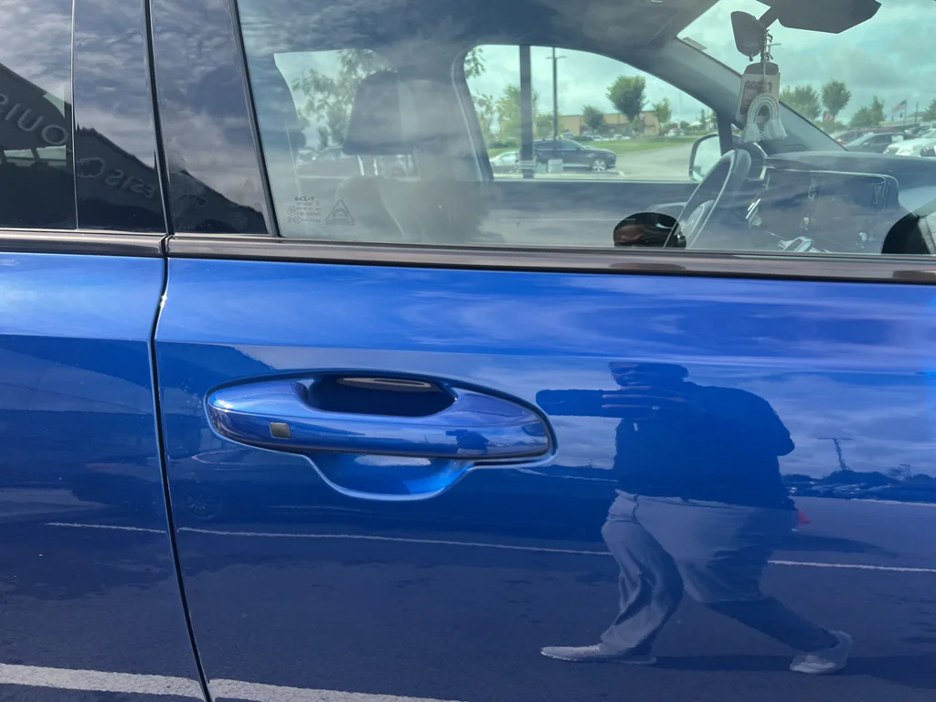 Used 2022 Sapphire Blue Kia S image 5