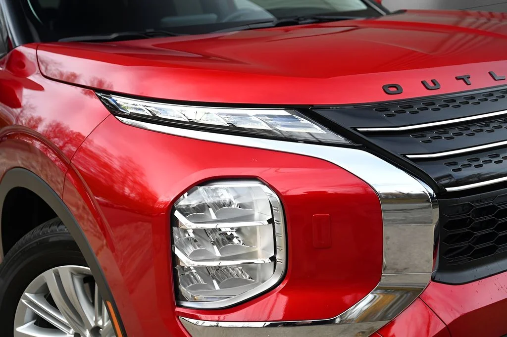 Used 2024 Red Mitsubishi ES image 4