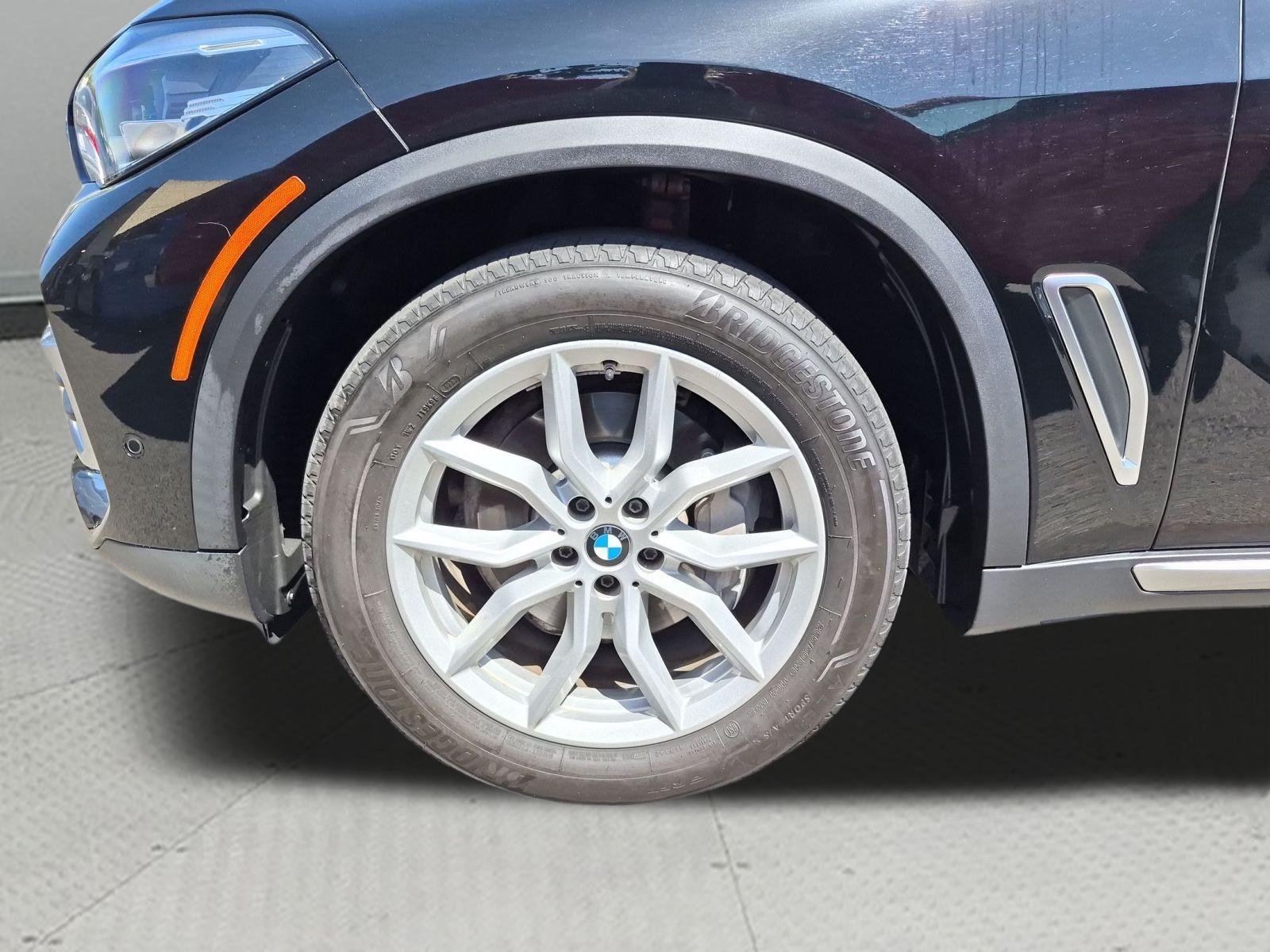 Used 2020 Black BMW xDrive40i image 33
