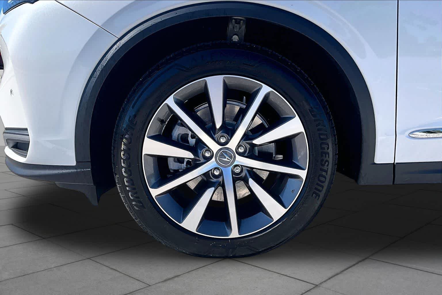 Used 2025 Platinum White Pearl Acura w/Technology Package image 11