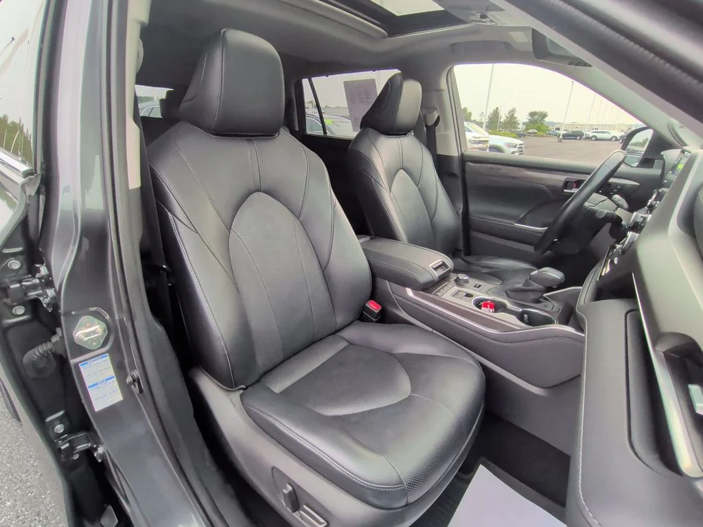 Used 2020 Gray Toyota Limited image 27