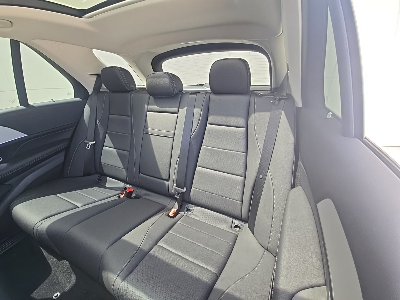 New 2026 Cirrus Silver Metallic Mercedes-Benz GLE 450e image 4