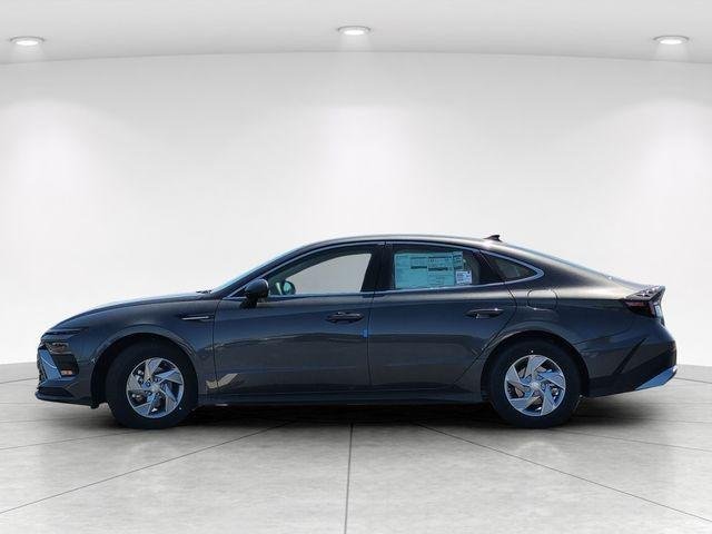 New 2026 Gray Hyundai SE image 7