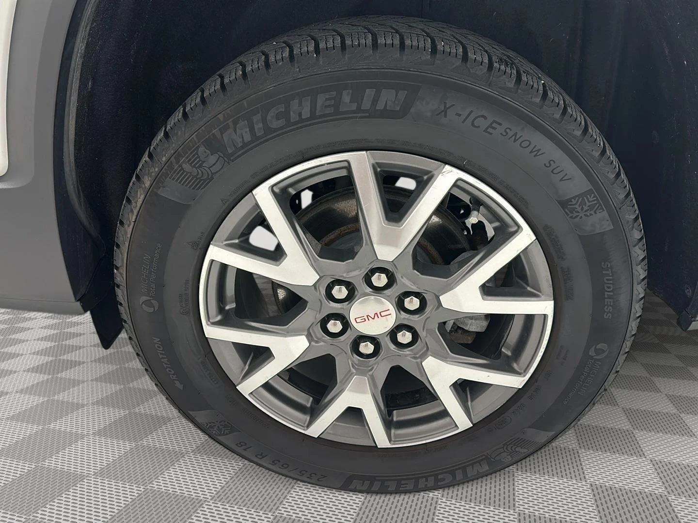Used 2022 Summit White GMC SLE image 28