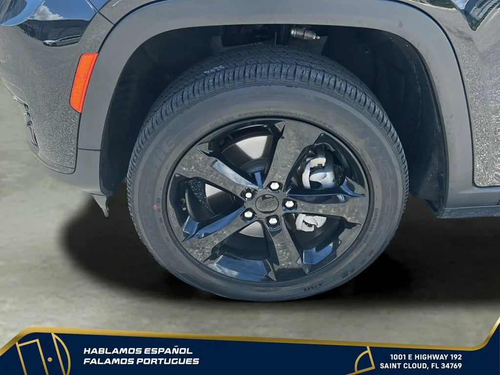 Used 2024 Black Jeep Altitude X 4x4 image 33