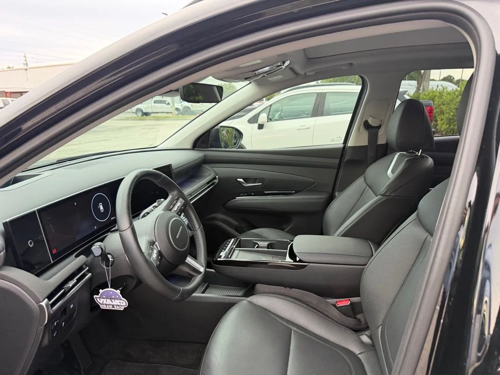 Used 2025 Black Hyundai Limited image 14