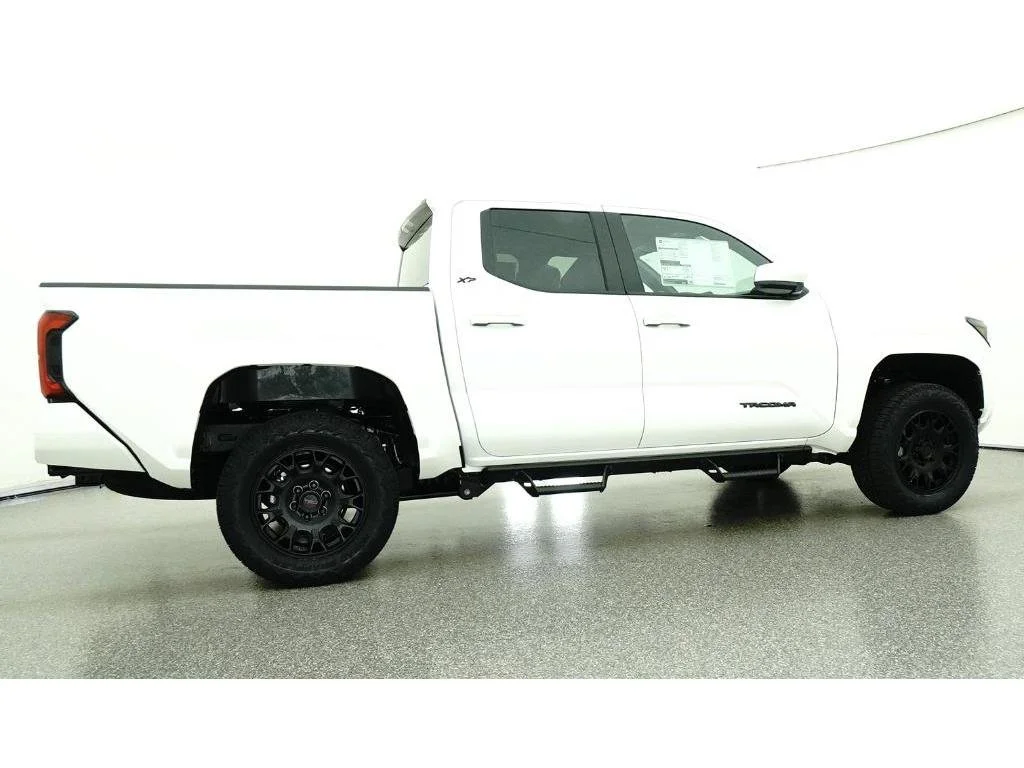 New 2026 Ice Cap Toyota SR5 image 26