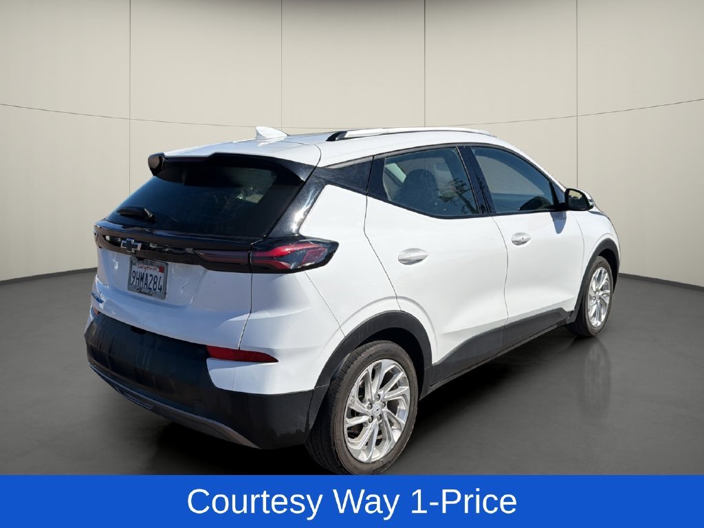Used 2023 White Chevrolet LT image 9