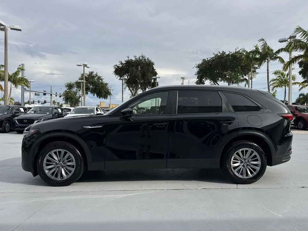 Used 2025 Jet Black Mazda 3.3 Turbo Select image 27
