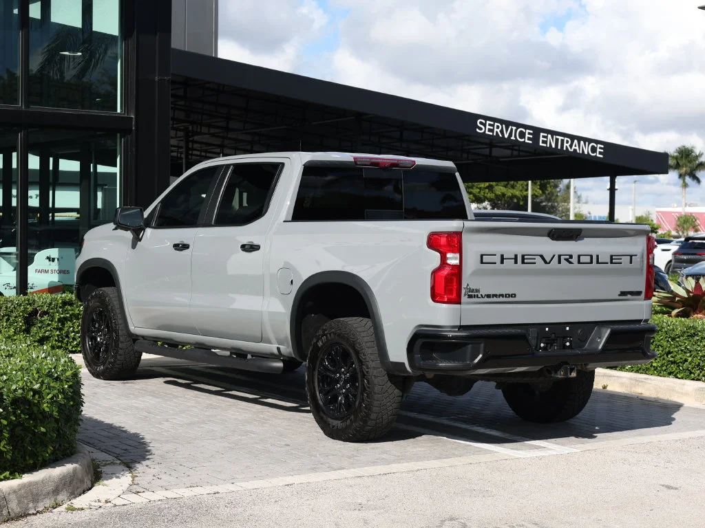 Used 2024 Gray Chevrolet ZR2 image 5