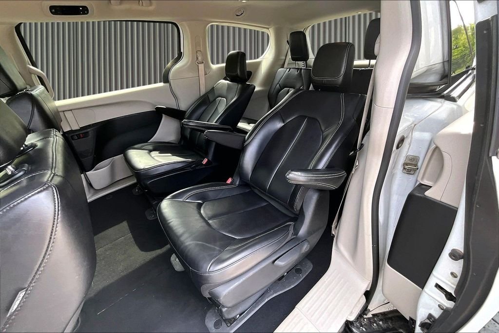 Used 2023 White Chrysler Touring L image 26