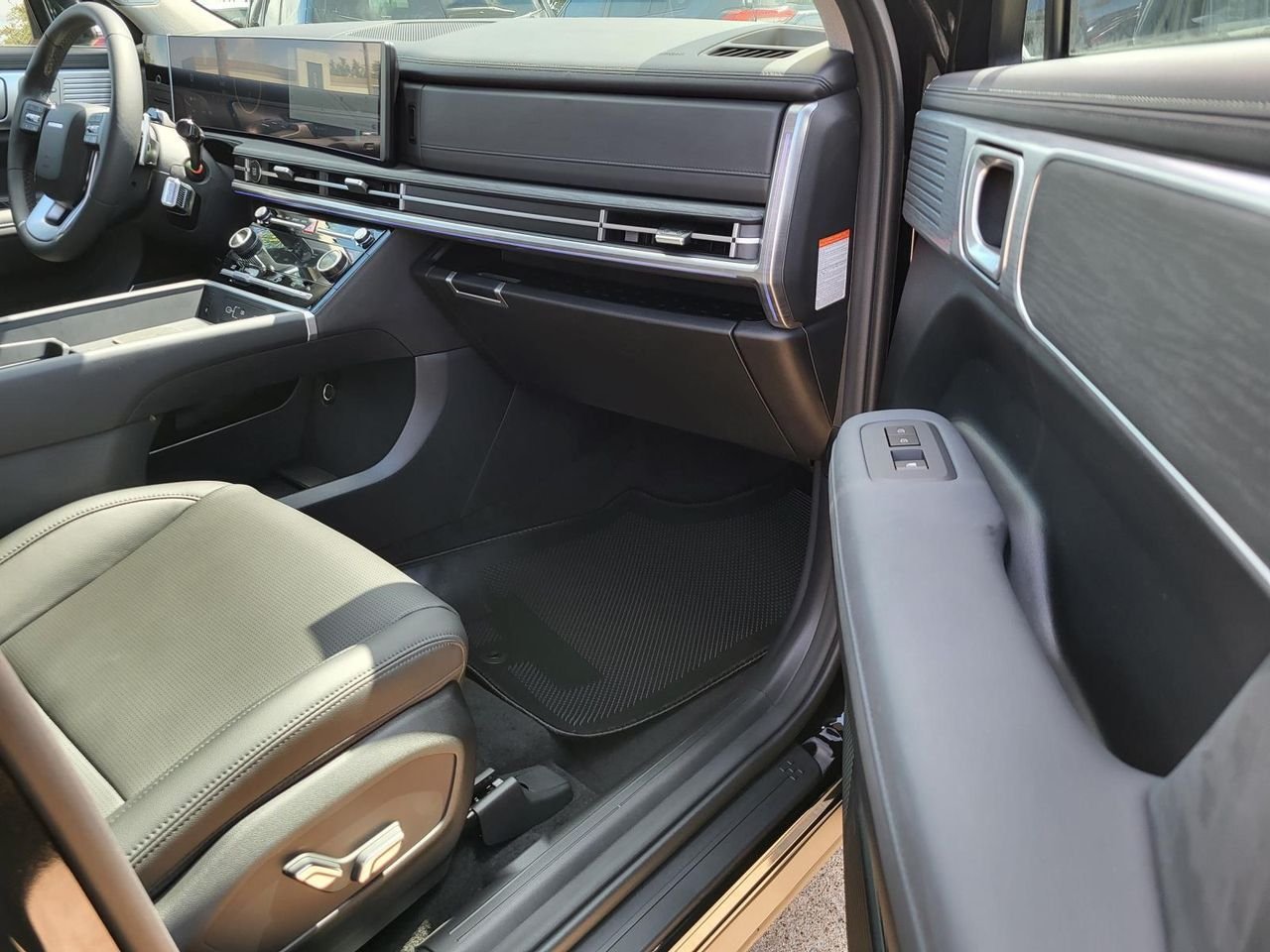 2026 Hyundai Santa Fe Limited - Photo 8