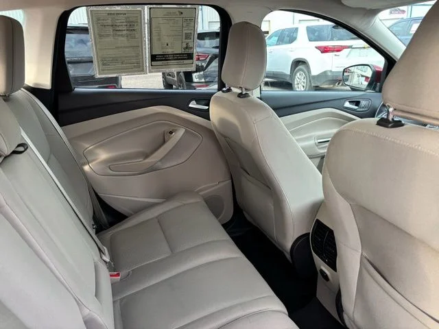 Used 2018 Red Ford SE image 17