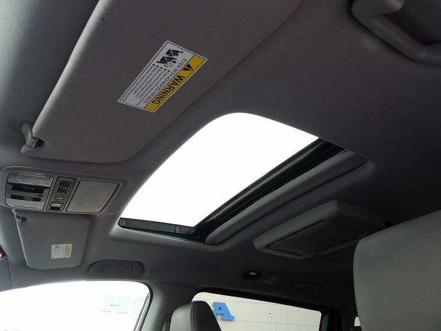 Used 2022 Lunar Silver Metallic Honda Touring image 43