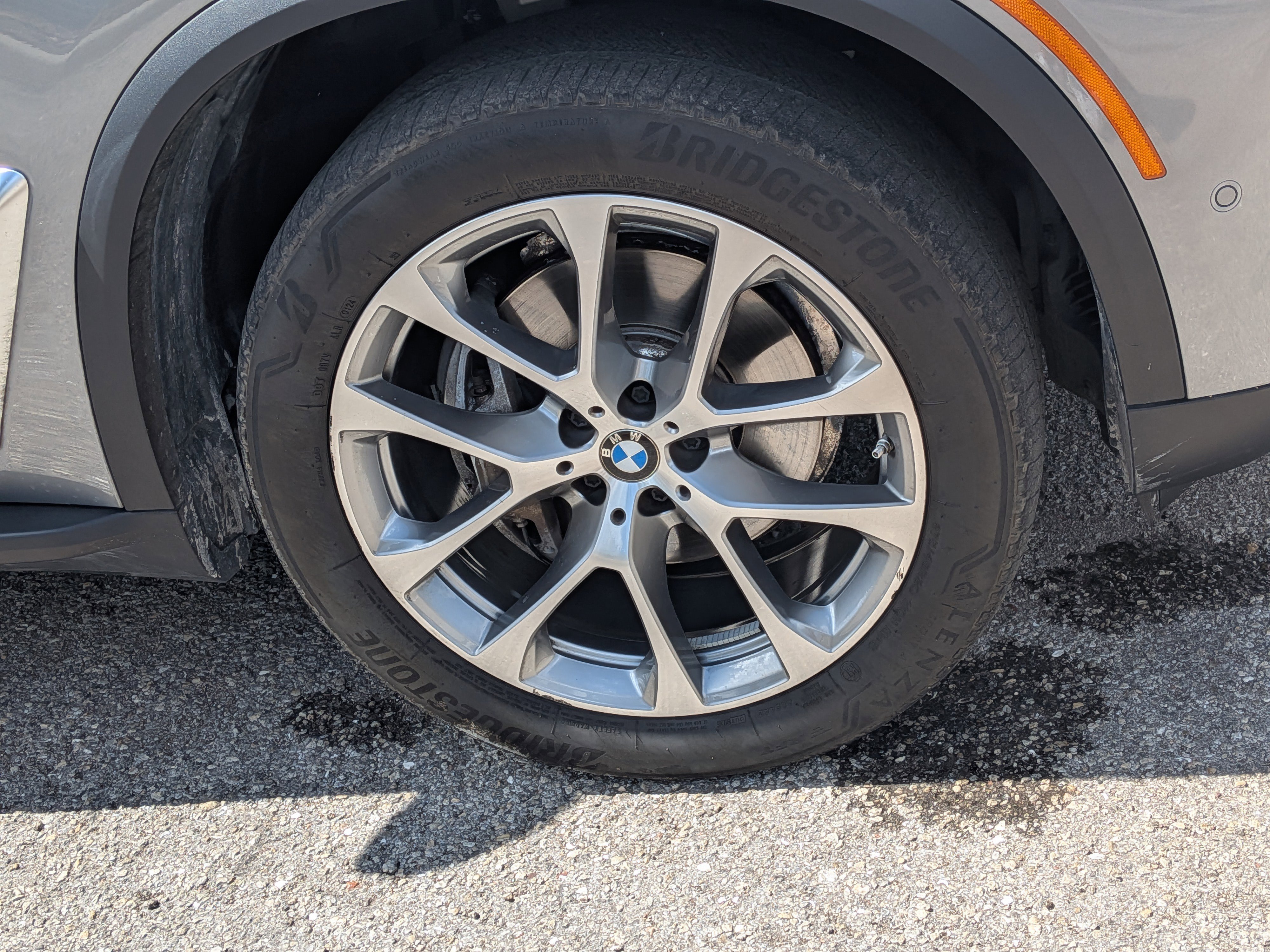 Used 2024 Skyscraper Gray Metallic BMW xDrive40i image 11