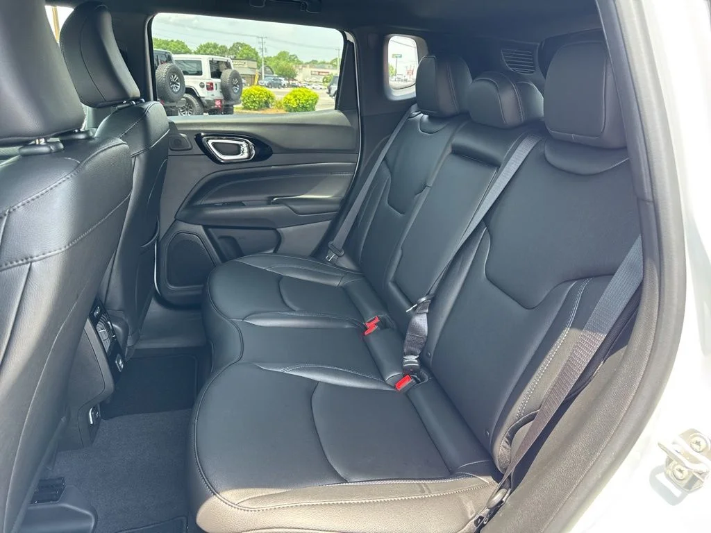 2025 Jeep Compass Limited - Photo 19