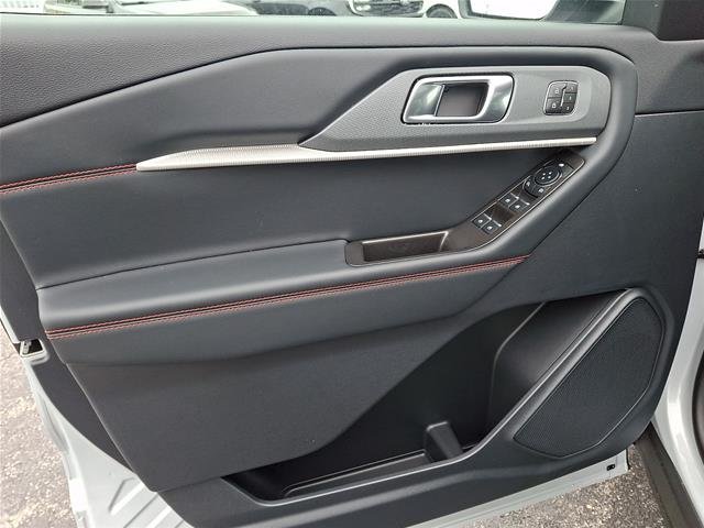 New 2026 Space White Metallic Ford ST-Line image 30