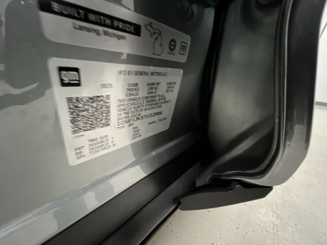 New 2027 Sterling Gray Metallic Chevrolet Z71 image 34