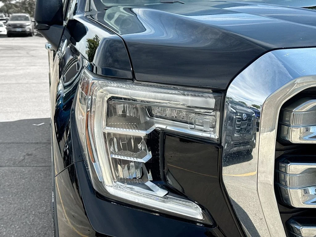 Used 2021 Black GMC SLT image 37