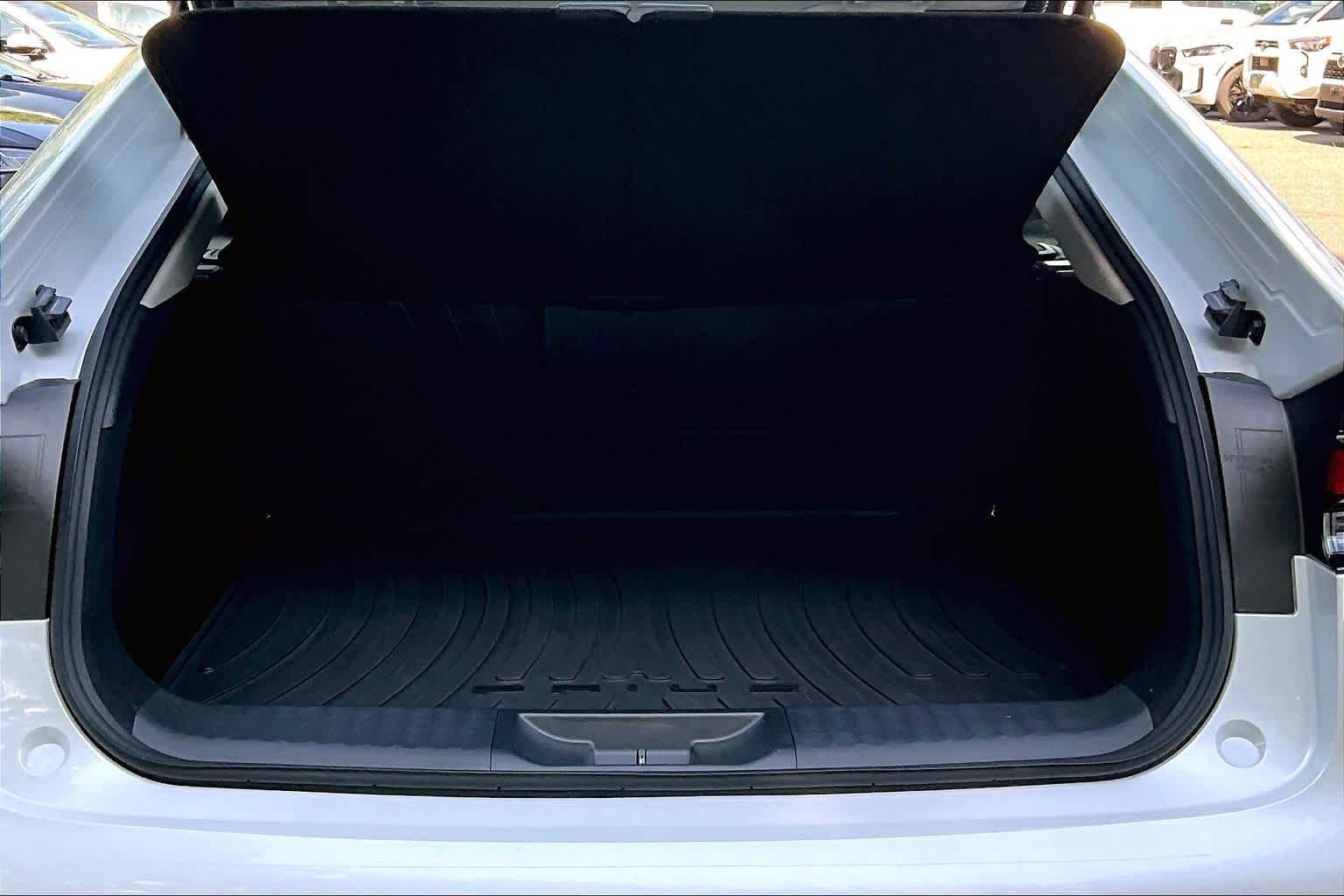 Used 2026 Wind Chill Pearl Toyota Nightshade image 31