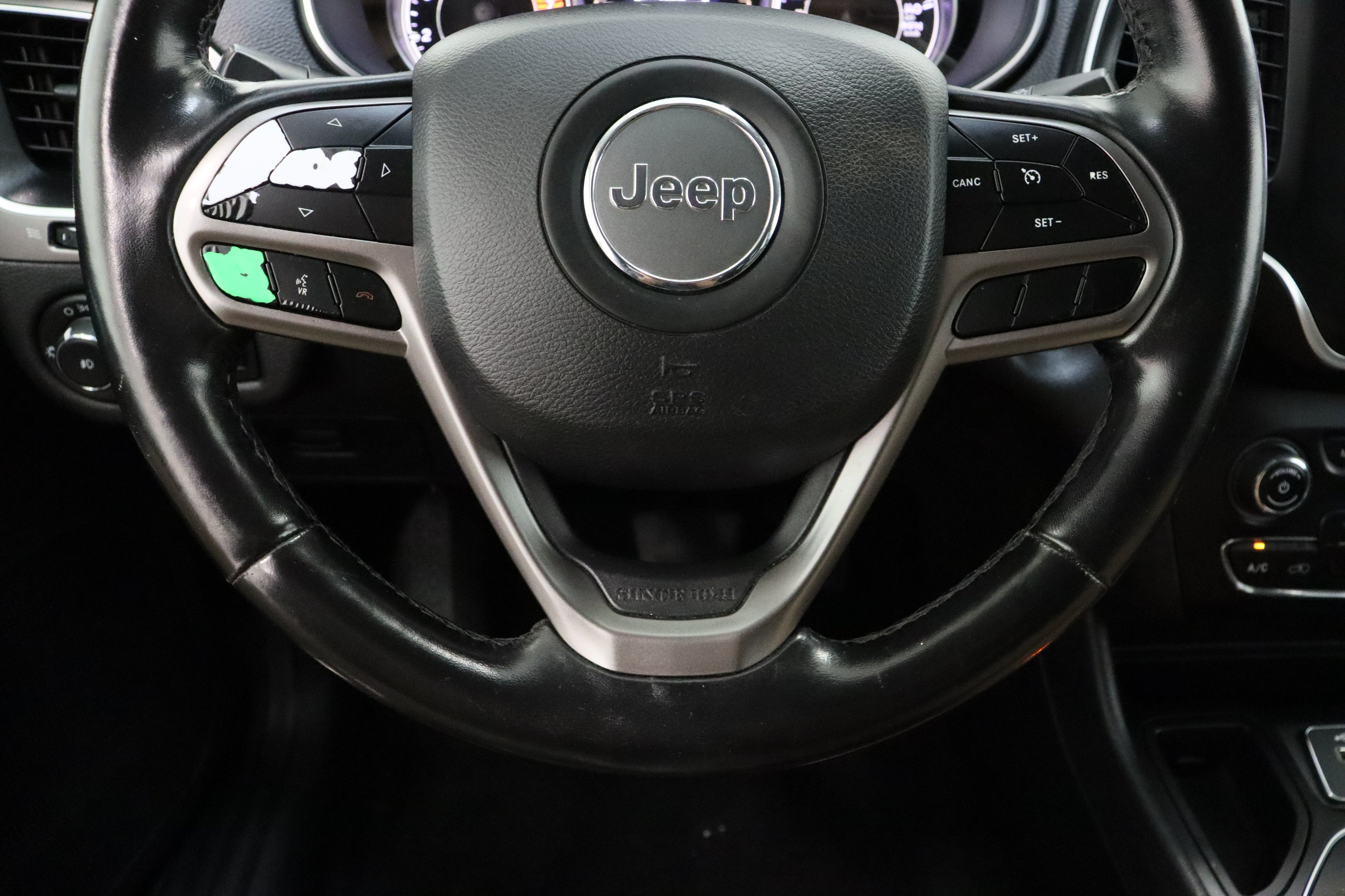 Used 2021 Diamond Black Crystal Pearlcoat Jeep Latitude Plus 2.4L image 24