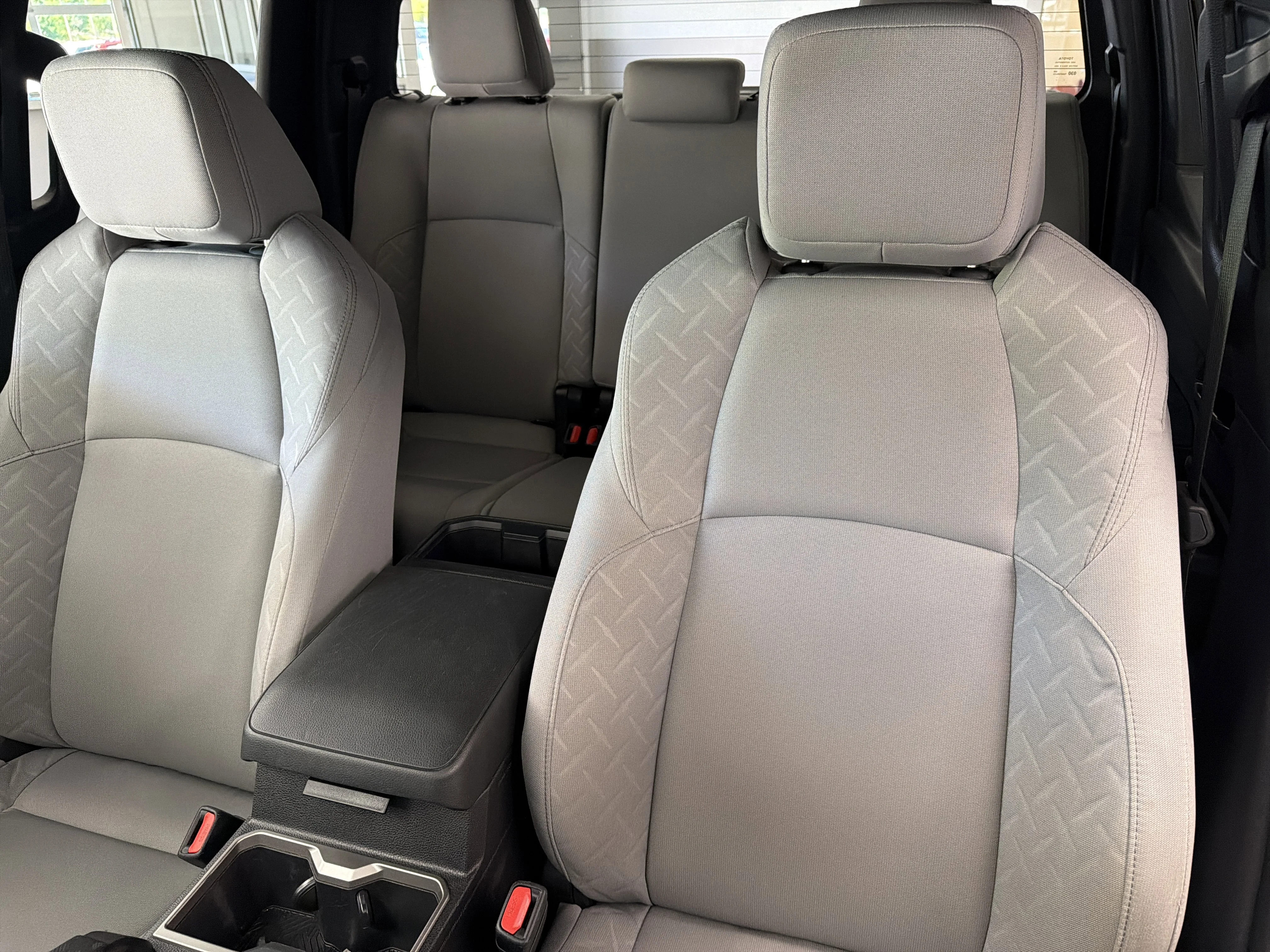 2024 Toyota Tacoma SR5 - Photo 23