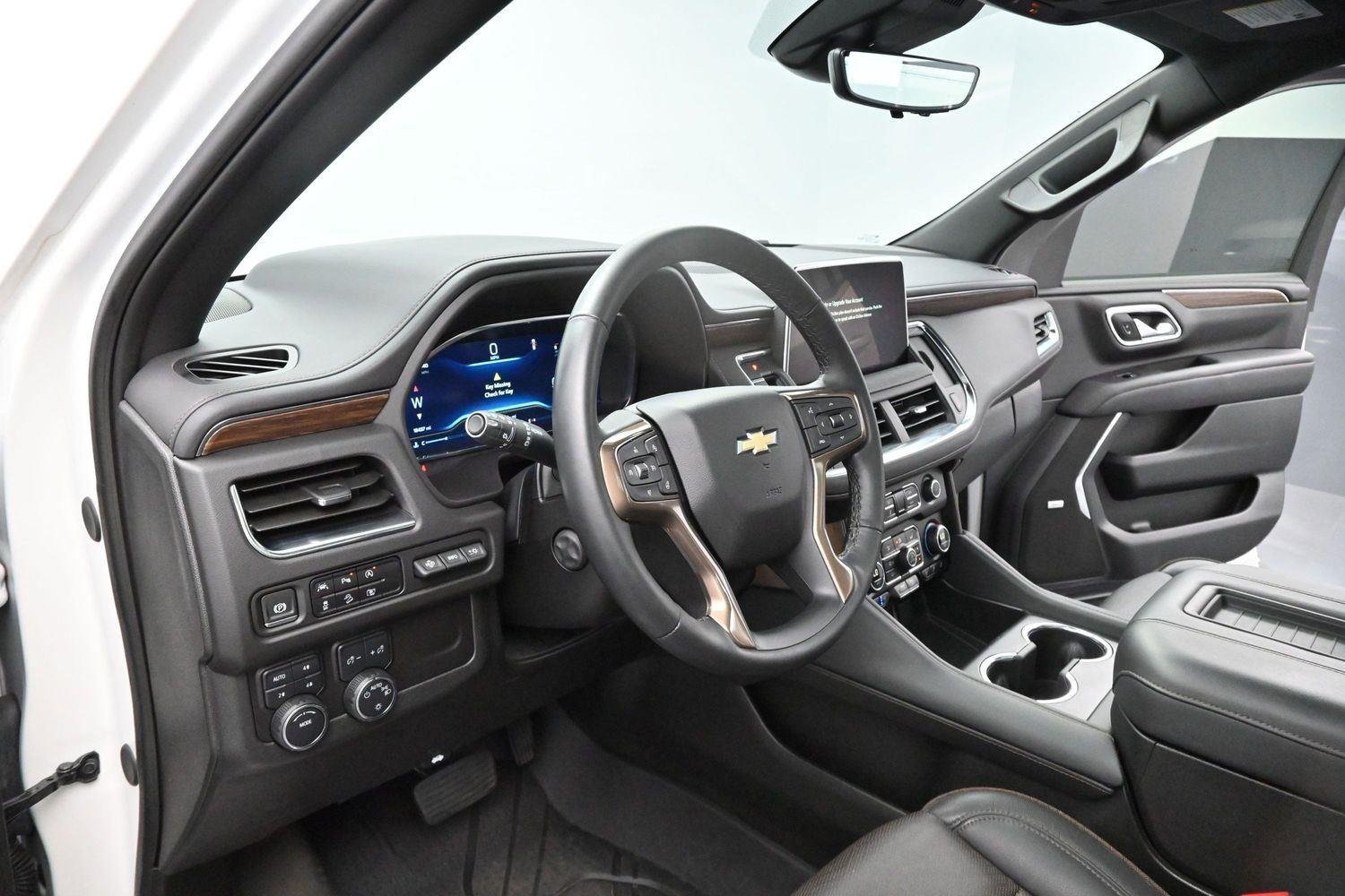 Used 2024 Iridescent Pearl Tricoat Chevrolet High Country image 13