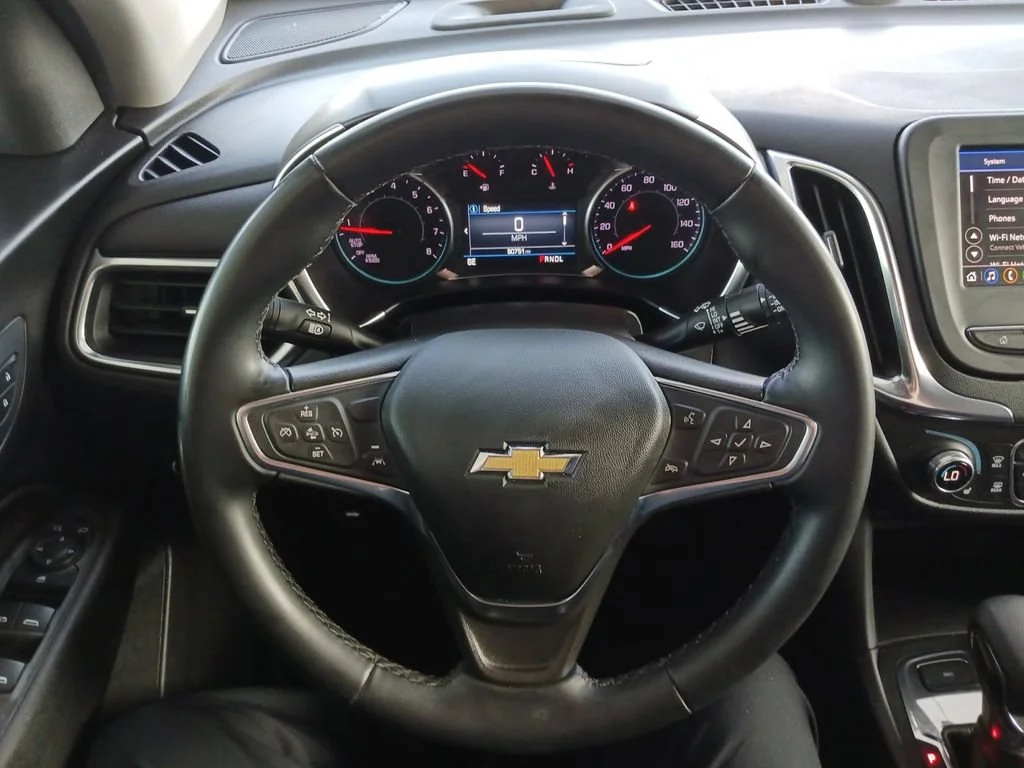 Used 2024 Summit White Chevrolet LT image 17