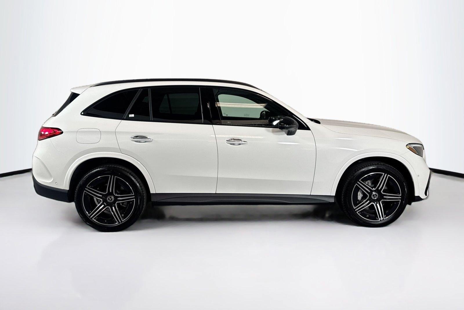 New 2026 Polar White Mercedes-Benz GLC 300 image 4