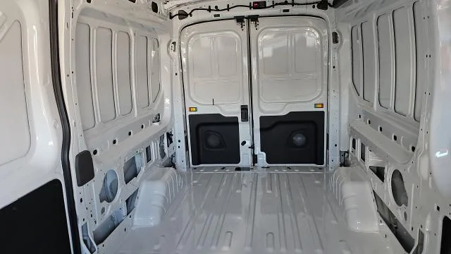 New 2026 Oxford White Ford 250 MR RWD image 22