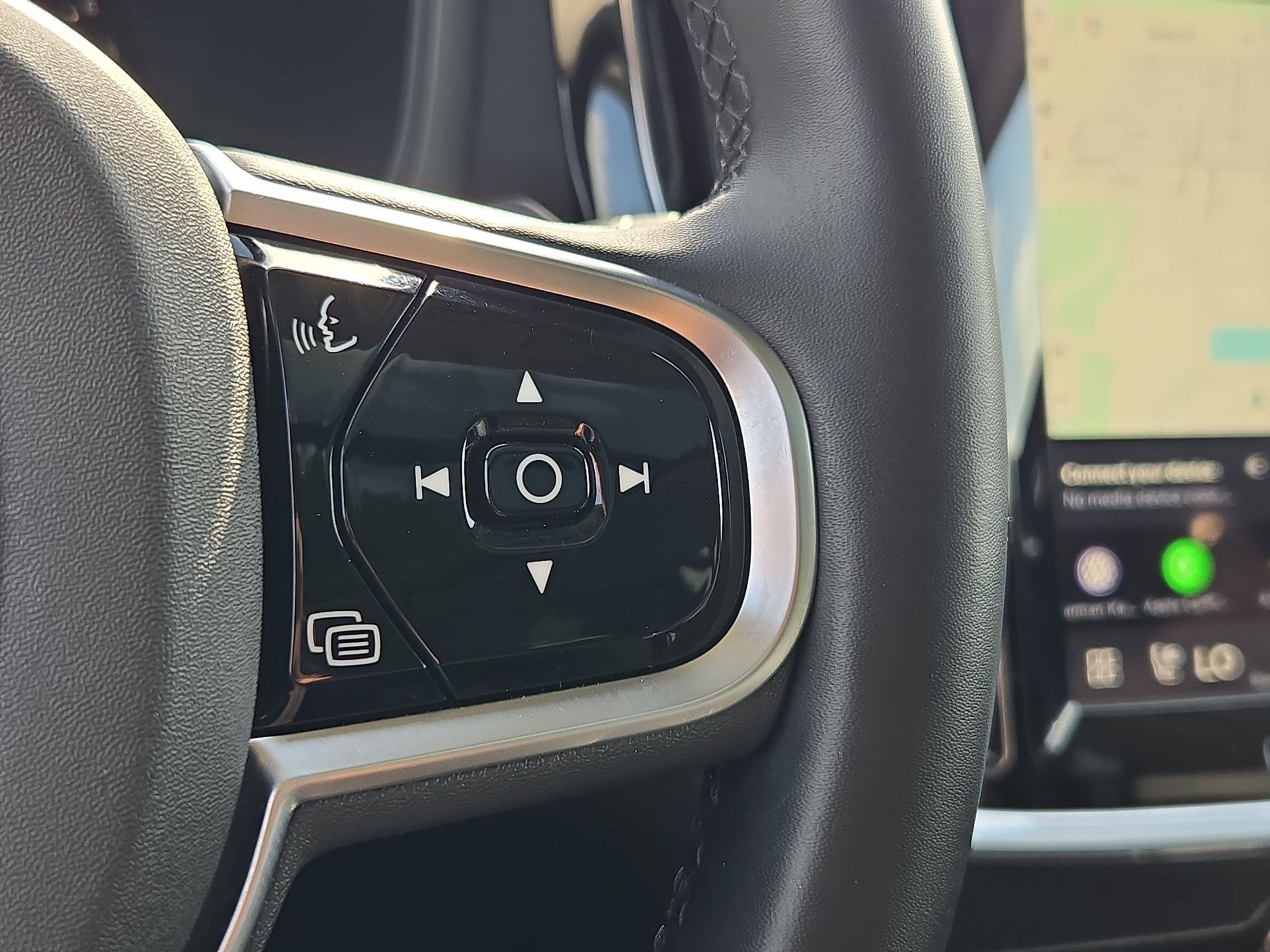 2025 Volvo V60 Cross Country 14
