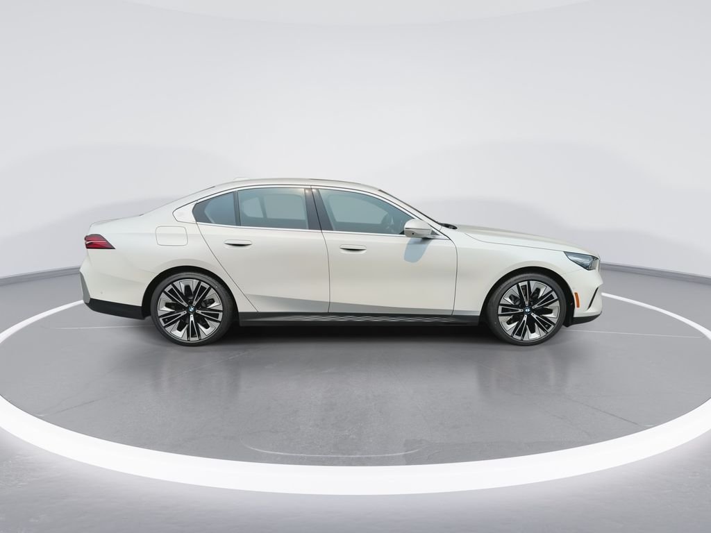 New 2027 White BMW 530i xDrive image 9