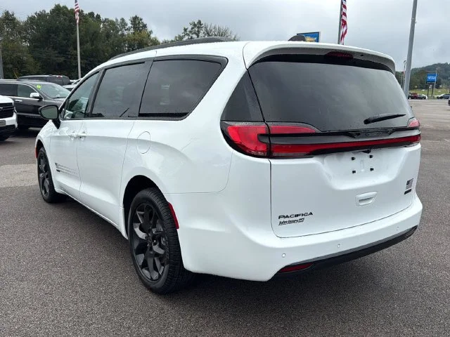 New 2027 White/off-white Chrysler Select image 21