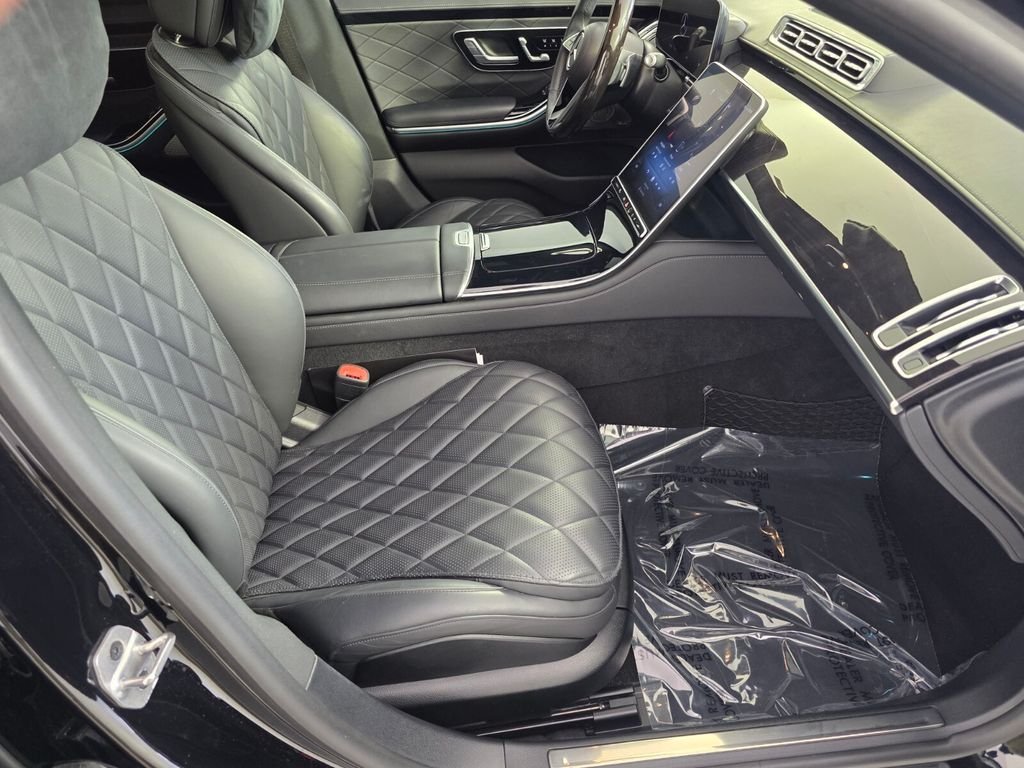 Used 2023 Black Mercedes-Benz S 580 image 29