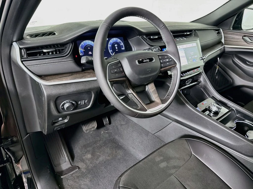 New 2027 Black Jeep Altitude image 9