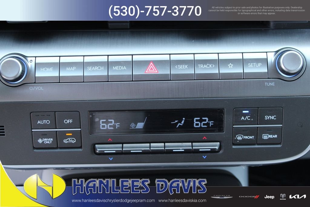 Used 2024 White Hyundai SEL image 22