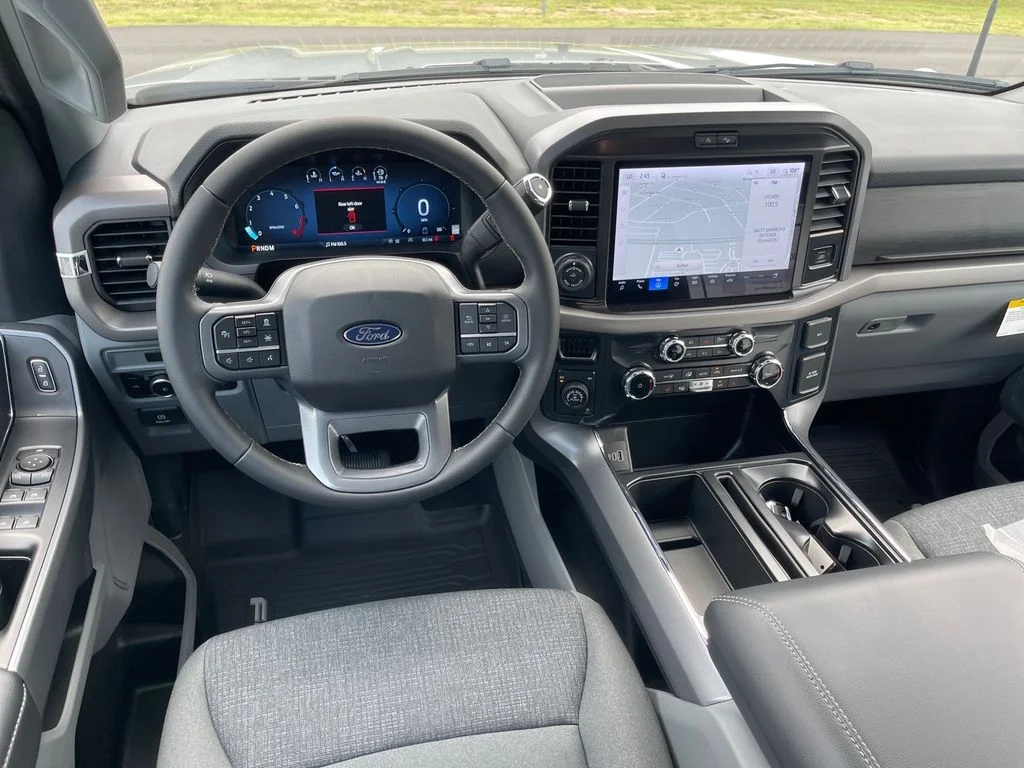 New 2026 Iconic Silver Metallic Ford XLT image 3
